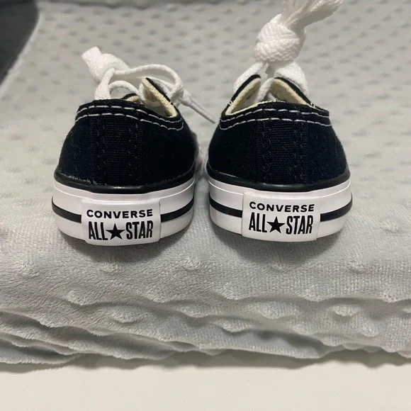Baby size 3 lowtop converse - Picture 3 of 5